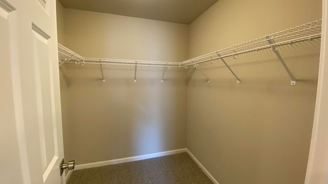 5600 Fountain Circle, Winfield, IN 46307