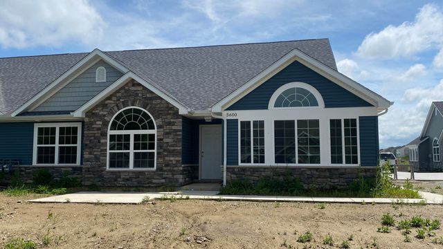 5600 Fountain Circle, Winfield, IN 46307