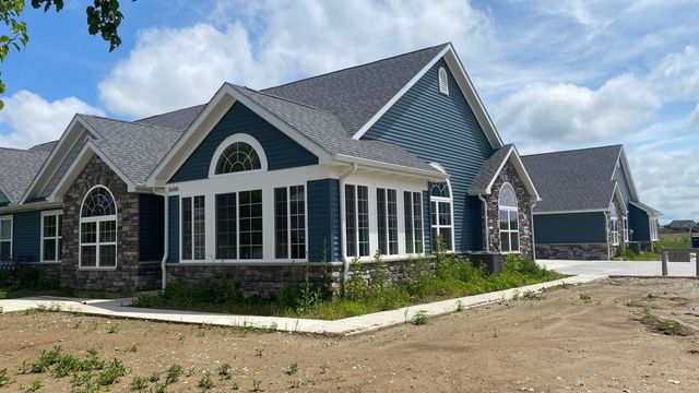 5600 Fountain Circle, Winfield, IN 46307