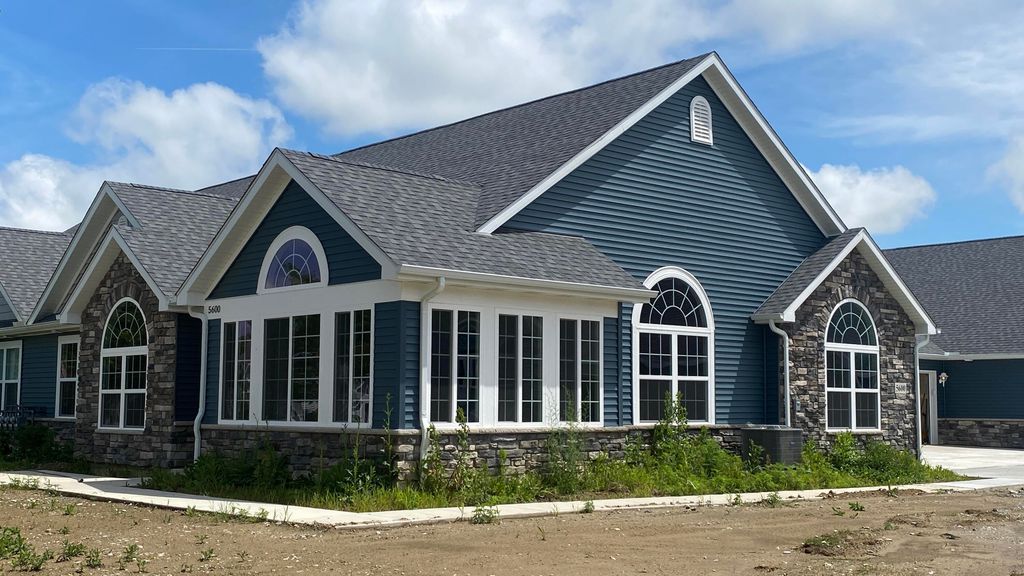 5600 Fountain Circle, Winfield, IN 46307