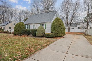 13 Washington Ave, Ashland, MA 01721