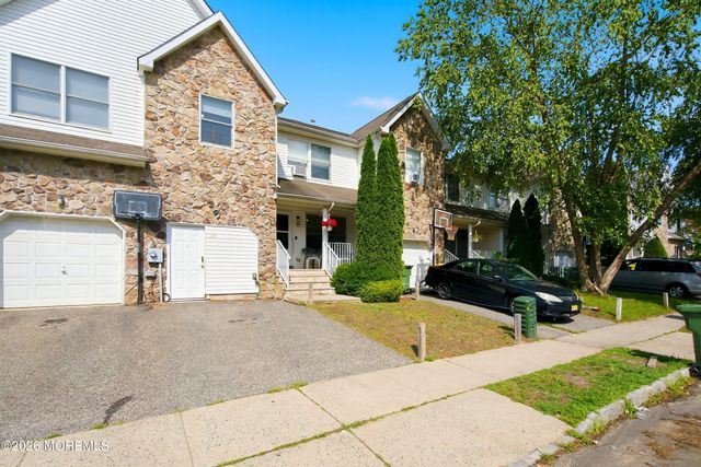 21 Kingsfield Drive, Lakewood, NJ 08701