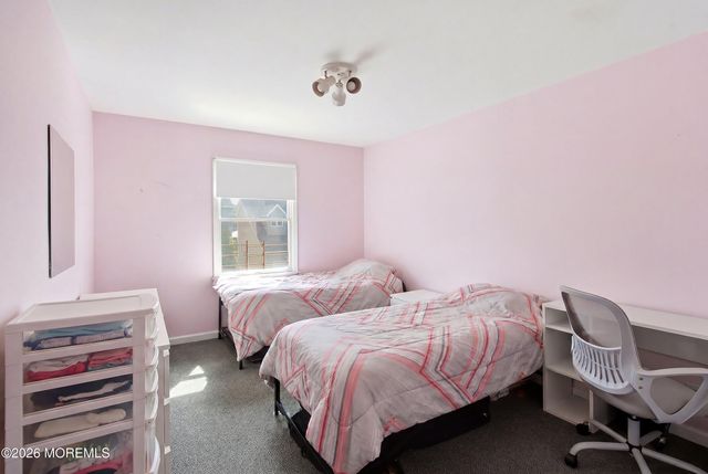 21 Kingsfield Drive, Lakewood, NJ 08701