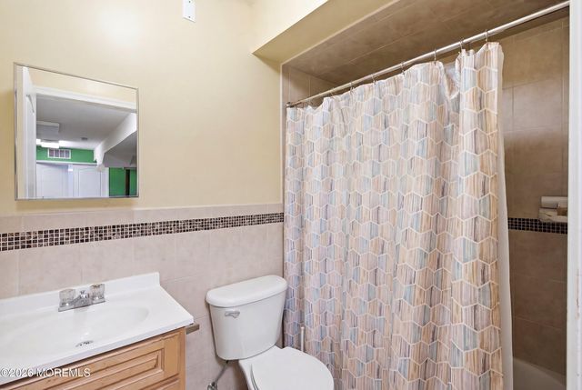 21 Kingsfield Drive, Lakewood, NJ 08701