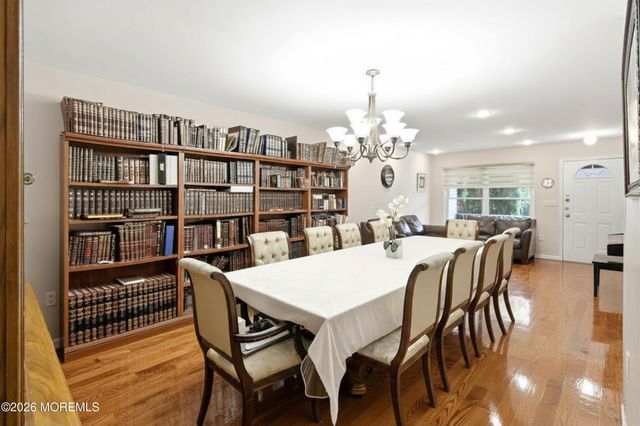 21 Kingsfield Drive, Lakewood, NJ 08701