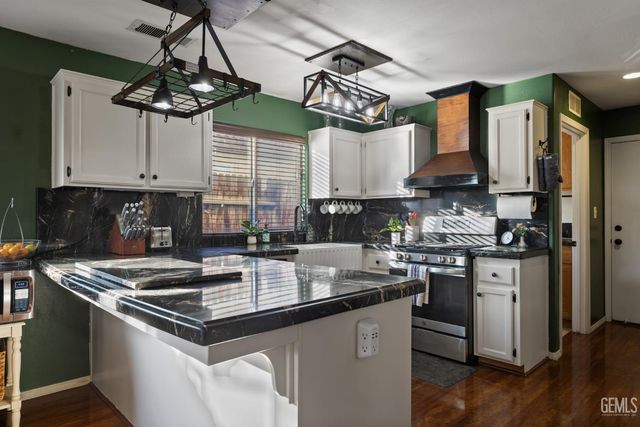 9601 Lanneau Court, Bakersfield, CA 93311