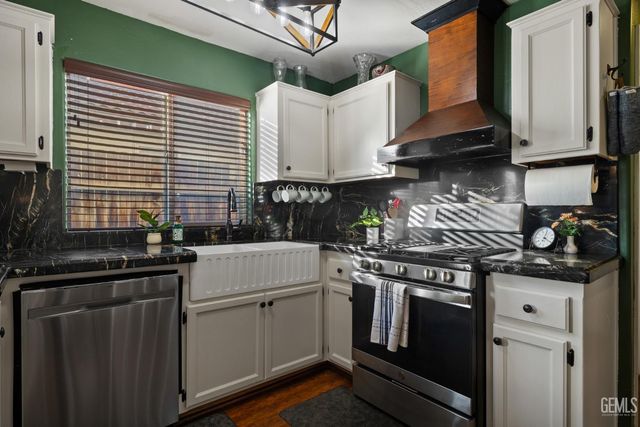 9601 Lanneau Court, Bakersfield, CA 93311