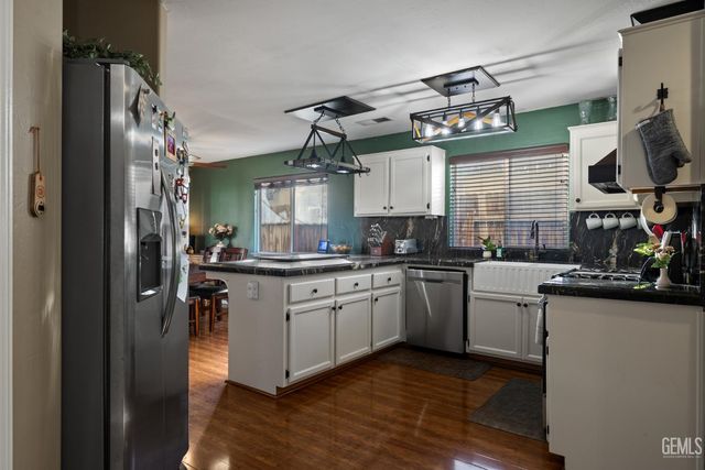 9601 Lanneau Court, Bakersfield, CA 93311