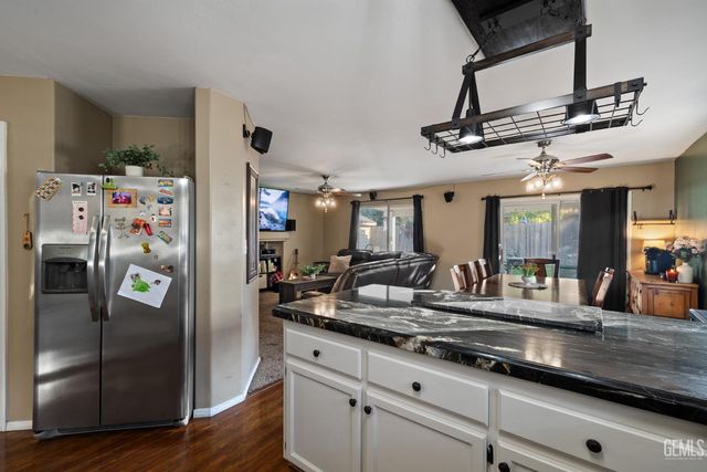 9601 Lanneau Court, Bakersfield, CA 93311