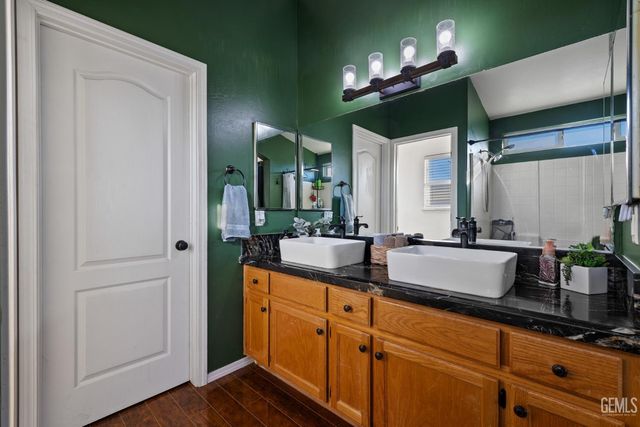 9601 Lanneau Court, Bakersfield, CA 93311