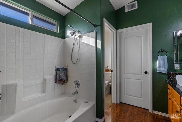 9601 Lanneau Court, Bakersfield, CA 93311