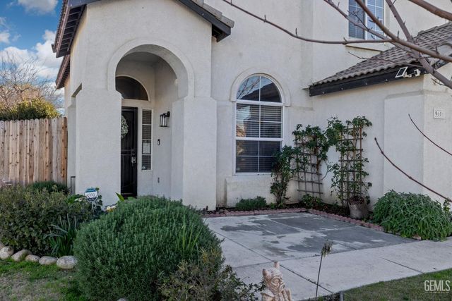 9601 Lanneau Court, Bakersfield, CA 93311