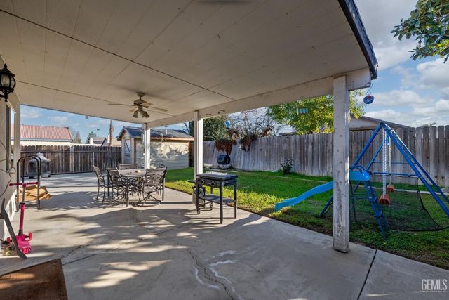 9601 Lanneau Court, Bakersfield, CA 93311