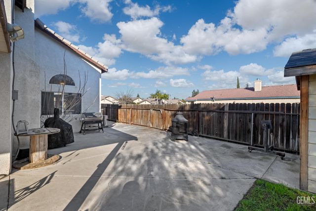 9601 Lanneau Court, Bakersfield, CA 93311