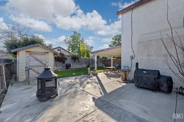 9601 Lanneau Court, Bakersfield, CA 93311