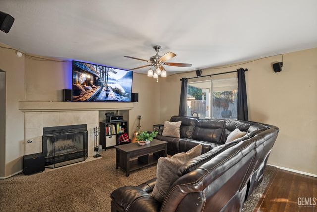 9601 Lanneau Court, Bakersfield, CA 93311