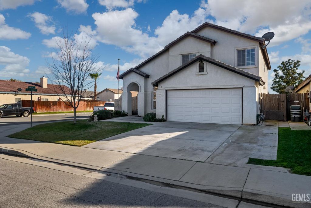 9601 Lanneau Court, Bakersfield, CA 93311