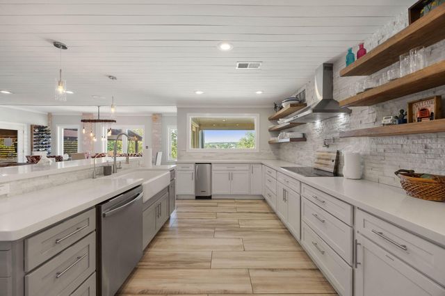 3114 Pace Bend RD S, Spicewood, TX 78669