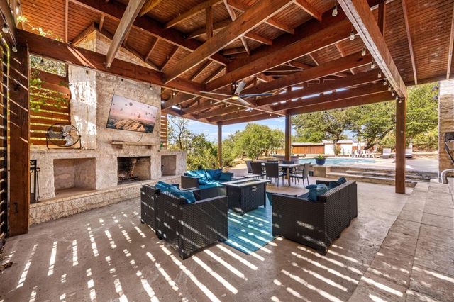3114 Pace Bend RD S, Spicewood, TX 78669