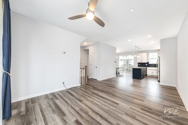 36 Woodmoor Court, Lombard, IL 60148