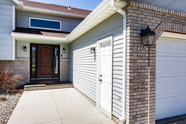 2715 33rd Street S, Fargo, ND 58103