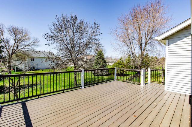 2715 33rd Street S, Fargo, ND 58103