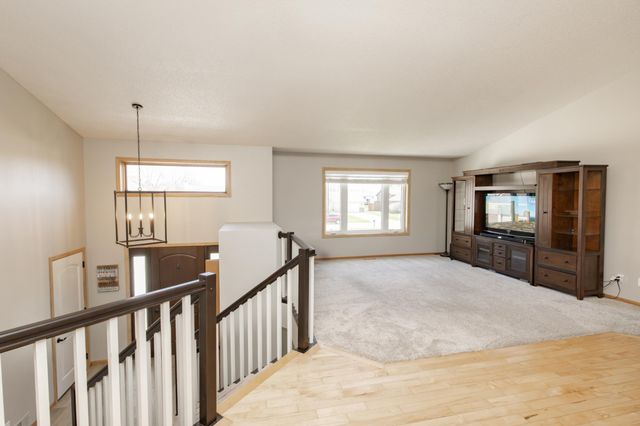 2715 33rd Street S, Fargo, ND 58103