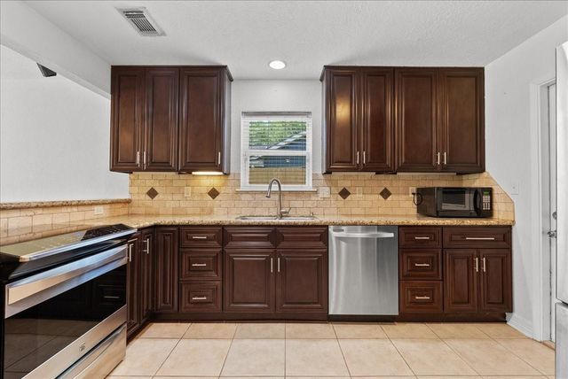 5303 Bulen Avenue, Friendswood, TX 77546