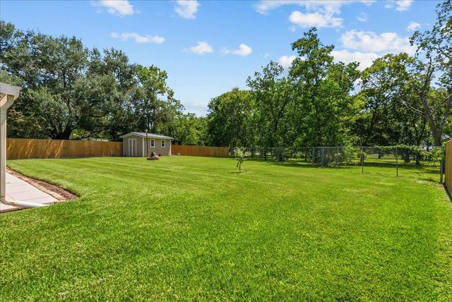 5303 Bulen Avenue, Friendswood, TX 77546