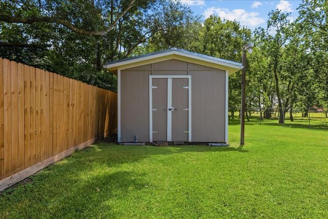 5303 Bulen Avenue, Friendswood, TX 77546