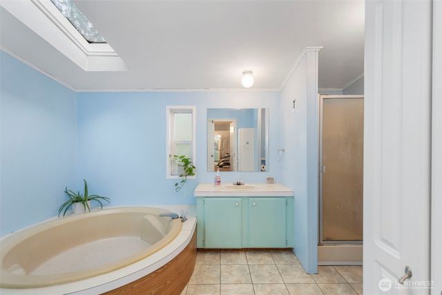 369 W Tahuyeh Drive, Bremerton, WA 98312