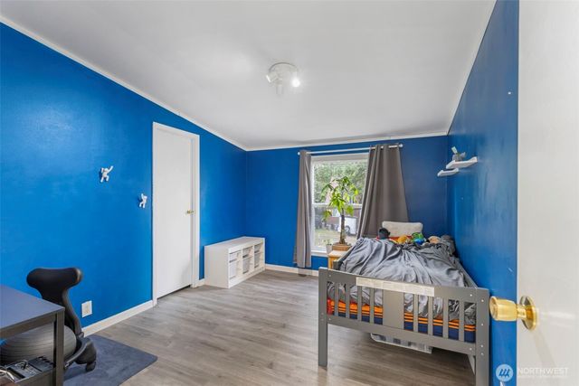 369 W Tahuyeh Drive, Bremerton, WA 98312