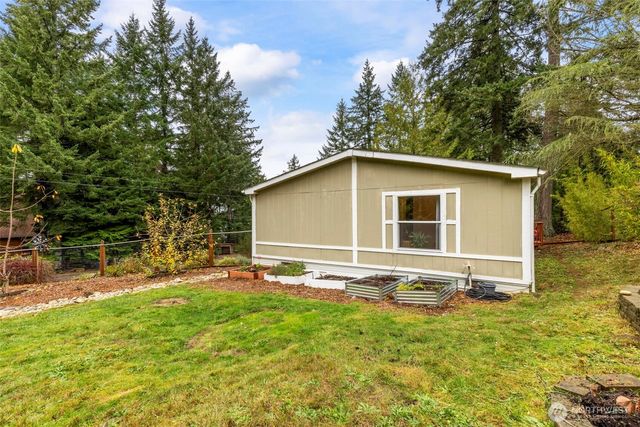 369 W Tahuyeh Drive, Bremerton, WA 98312