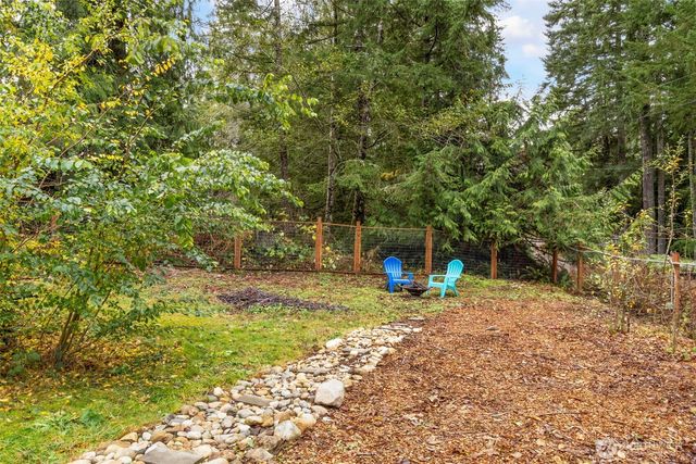 369 W Tahuyeh Drive, Bremerton, WA 98312