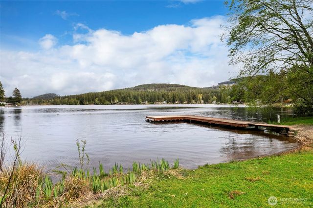 369 W Tahuyeh Drive, Bremerton, WA 98312