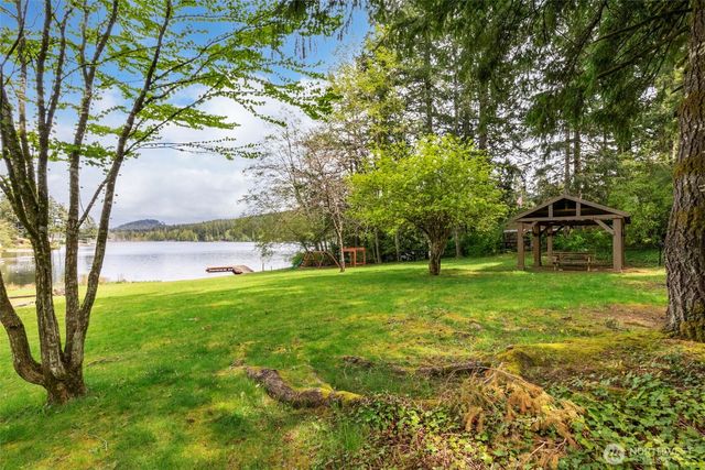369 W Tahuyeh Drive, Bremerton, WA 98312