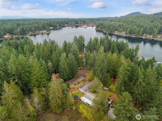 369 W Tahuyeh Drive, Bremerton, WA 98312