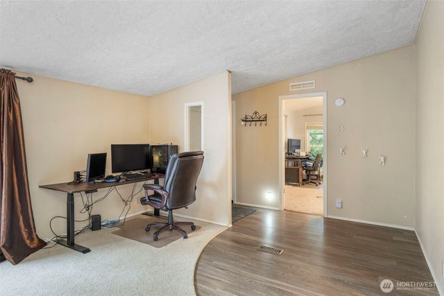 369 W Tahuyeh Drive, Bremerton, WA 98312