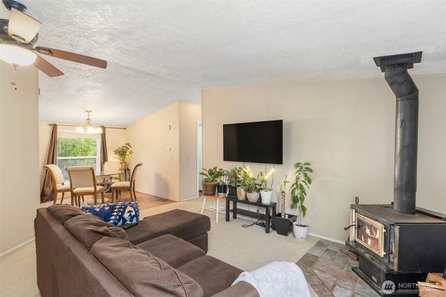 369 W Tahuyeh Drive, Bremerton, WA 98312