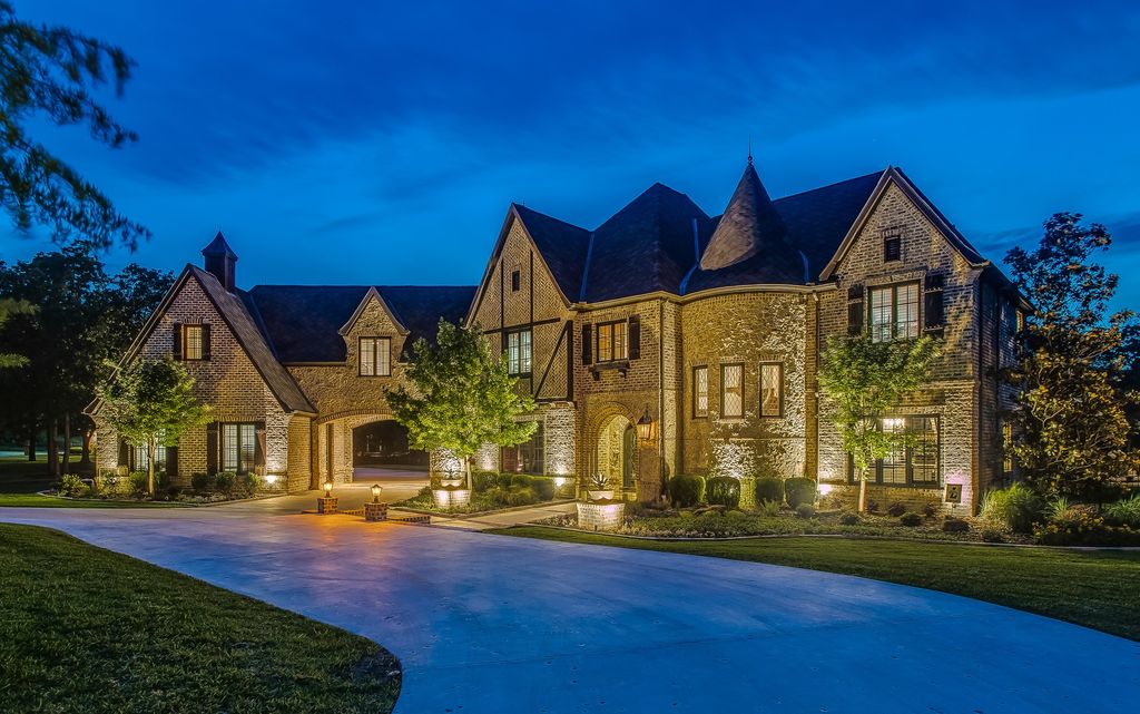 8900 Baltusrol Drive, Flower Mound, TX 75022