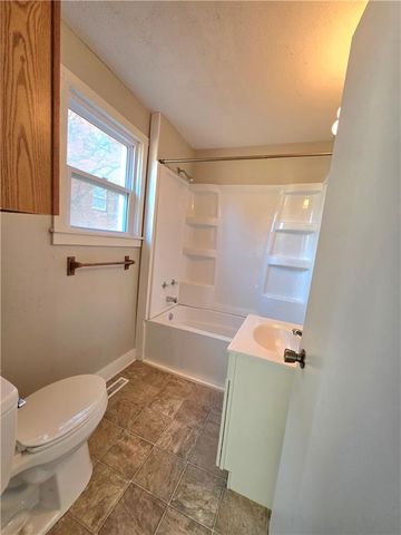 822 N Holden Street, Warrensburg, MO 64093