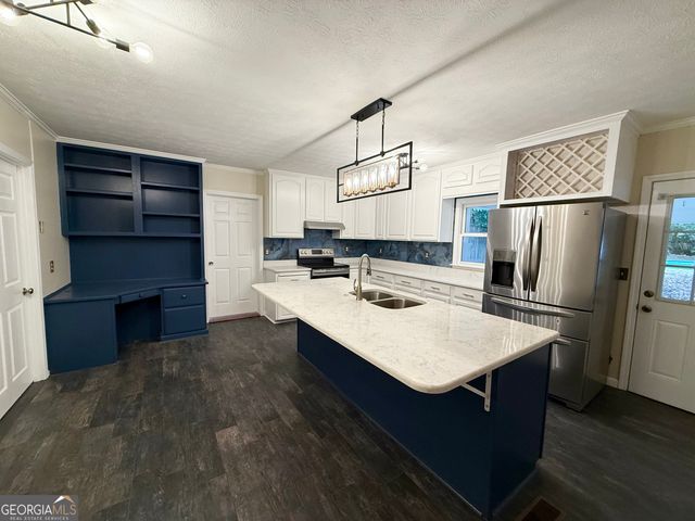 209 Mimosa Drive, Dublin, GA 31021