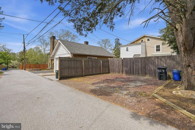 424 W BARNARD ST, West Chester, PA 19382
