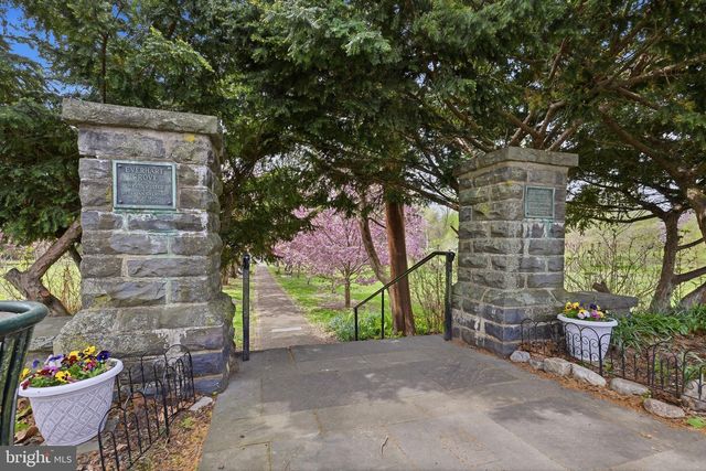 424 W BARNARD ST, West Chester, PA 19382