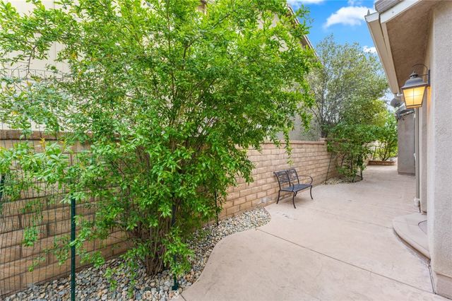 26607 Millhouse Drive, Saugus, CA 91350