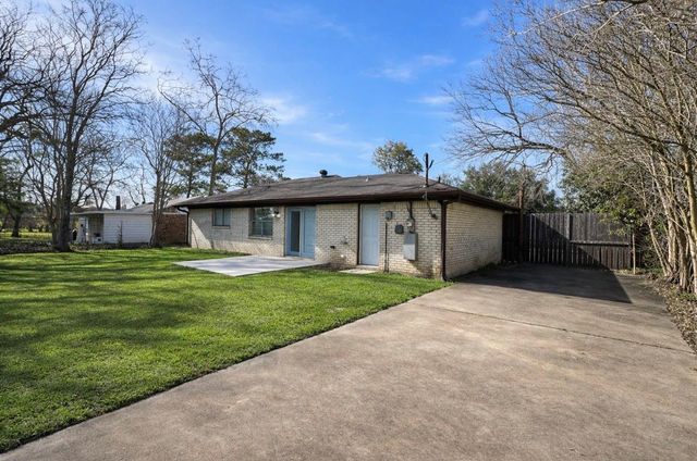 101 Lottie Lane, Friendswood, TX 77546