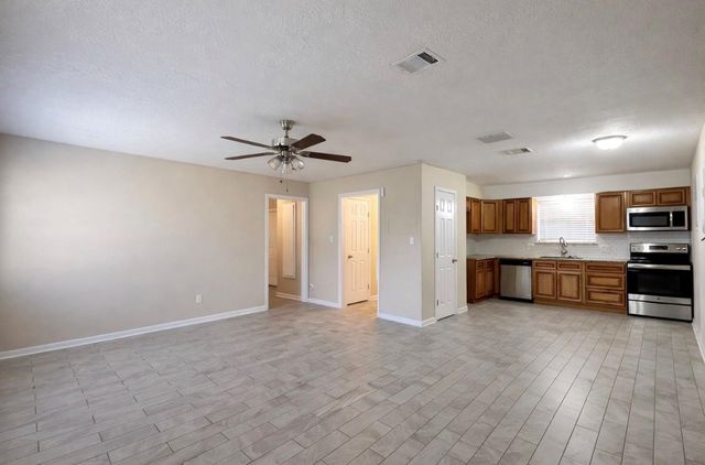 101 Lottie Lane, Friendswood, TX 77546