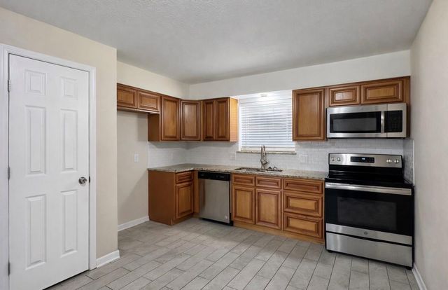 101 Lottie Lane, Friendswood, TX 77546