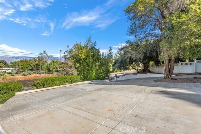 745 W Sunset Drive, Redlands, CA 92373