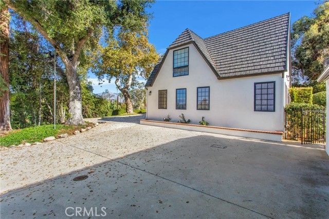 745 W Sunset Drive, Redlands, CA 92373